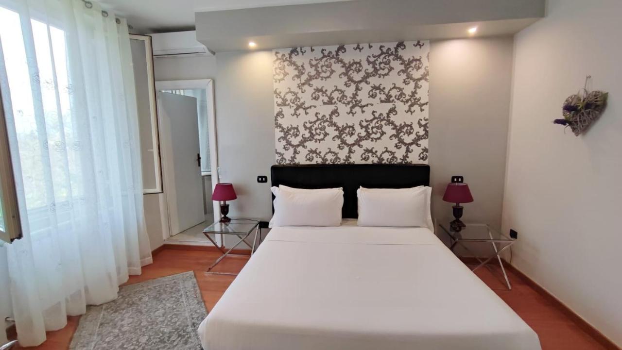 Il Roseto Bed and Breakfast Φροζινόνε Εξωτερικό φωτογραφία