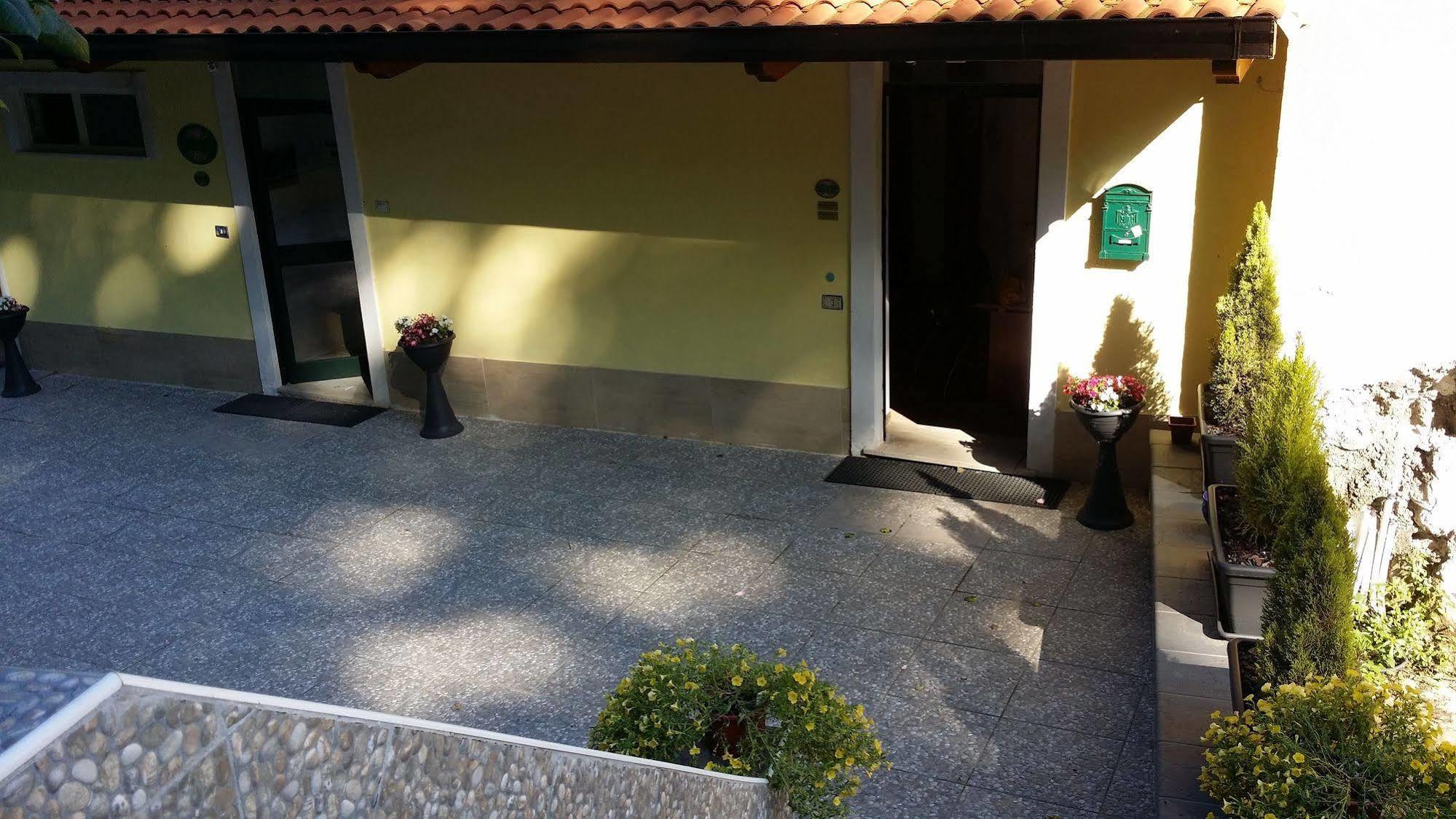 Il Roseto Bed and Breakfast Φροζινόνε Εξωτερικό φωτογραφία