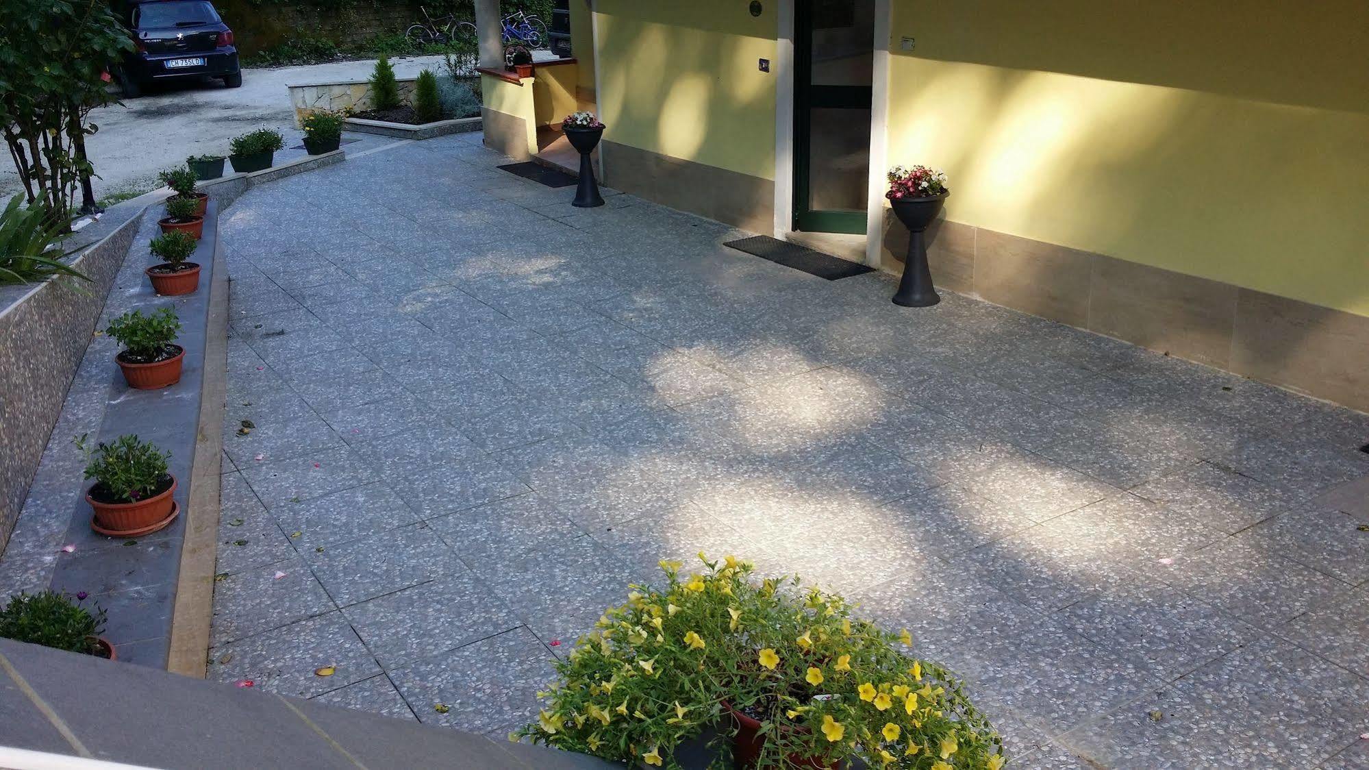 Il Roseto Bed and Breakfast Φροζινόνε Εξωτερικό φωτογραφία